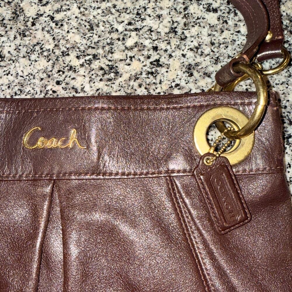 Chic Coach Dark Brown Leather Shoulder Bag - Picture 2 of 10